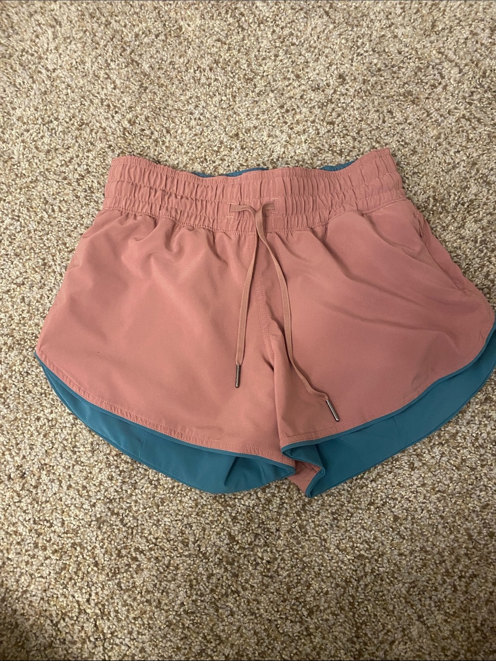 Lululemon choose a side shorts size 2